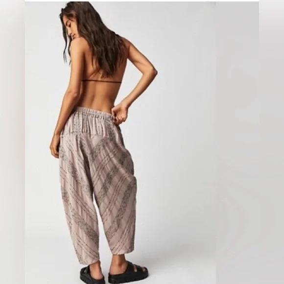 FREE PEOPLE Once Upon Yarn Dye Boho Harem Ankle Pants in Keepsake Lilac Size XS - Picture 3 of 11